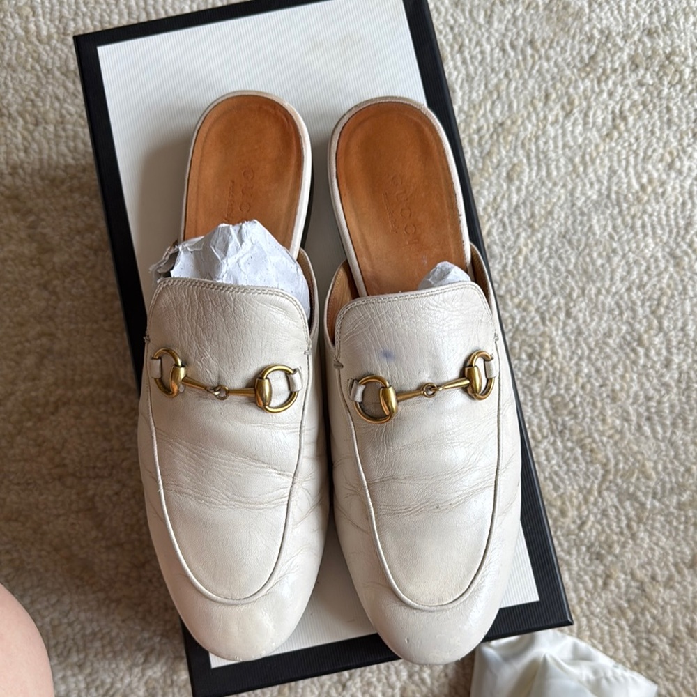 Gucci Princeton Cream Leather Mules with Gold Accents. Size 36.5